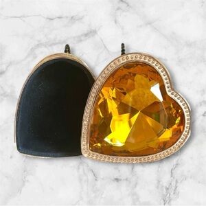 Heart-Shaped Gold Crystal Trinket Box for jewelry baubles keepsakes and more EUC